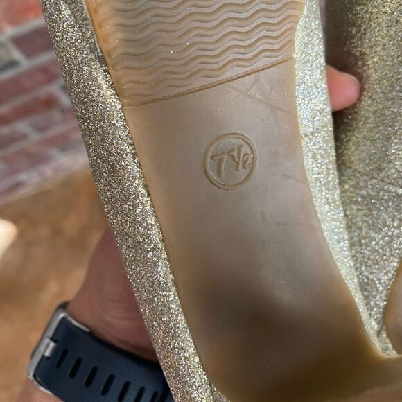 MOSSIMO Glitzy Gold Glitter 5" platform heels - Picture 4 of 8